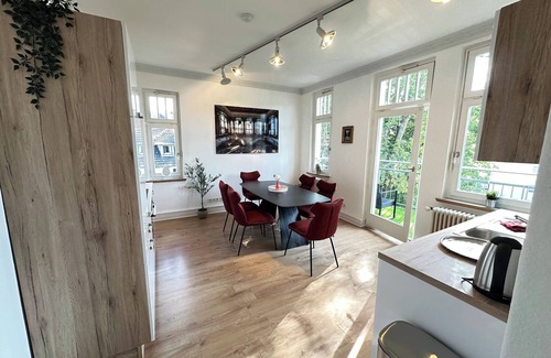 Bad Wilhelmshoehe Apartment | Exclusive city studio with 3 bedrooms in art nouveau villa & Hercules view for 8 guests