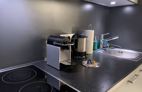 Sudstadt Ostlicher Teil Apartment | ☆ Exclusive feel-good oasis by Rabe - ✔Netflix ✔Gym ✔Parking