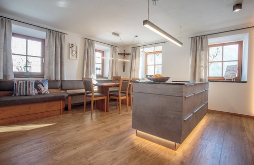 Soell Apartment | Exclusive flat 103 sqm, free ski & hiking bus directly from the holiday flat