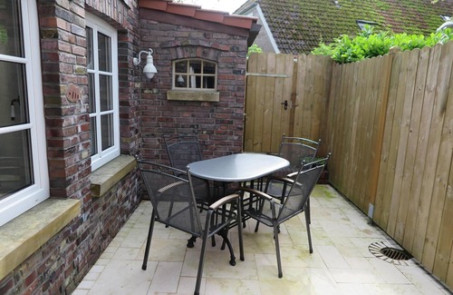 Wangerland House | Exclusive holiday home in a beautiful location at the historic Sielhafen in Hooksiel
