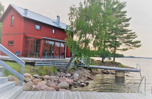Tranas Municipality House | Exclusive holiday home in an exclusive location on Lake Sommen