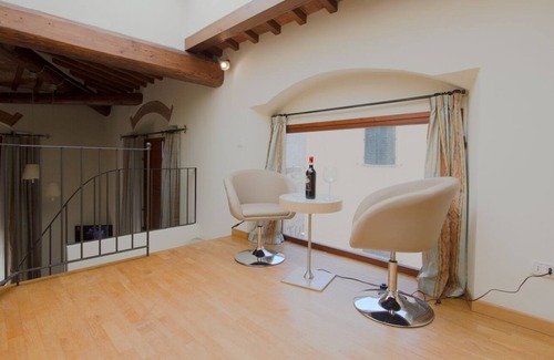 San Lorenzo Apartment | Exclusive Loft in the heart of Florence with A/C and Wi-Fi