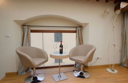 San Lorenzo Apartment | Exclusive Loft in the heart of Florence with A/C and Wi-Fi