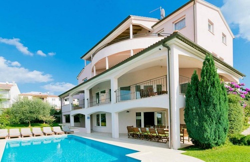 Stinjan Villa | Exclusive Luxury Villa for 16 persons with view to Brijuni Islands