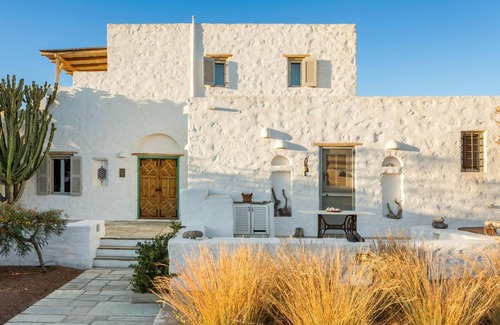 Paros Villa | Exclusive Luxury Villa with Pool and Sea on Voutakos Beach