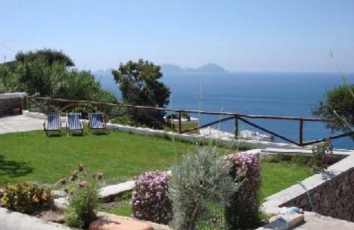 Le Forna Villa | EXCLUSIVE Pool and Garden Villa Sunset Seaview