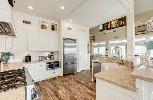 Port Bolivar House | Exclusive Pool | Gulf Views | Modern | Cargo Lift