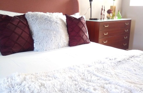 Luqa Bed & Breakfast | Exclusive Private Room close to Malta International Airport. Squadron Base