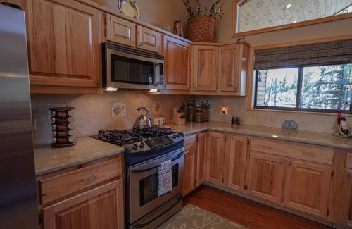Pinetop-Lakeside Cabin | Exclusive Resort Cabin with Lake Views in the Gated Shores at Rainbow Lake