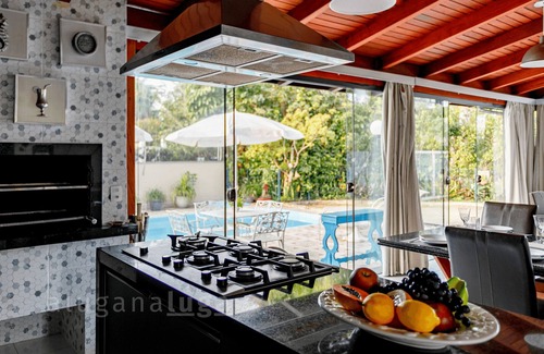 Jurere House | Exclusive Retreat in Jurerê: Luxury with Pool