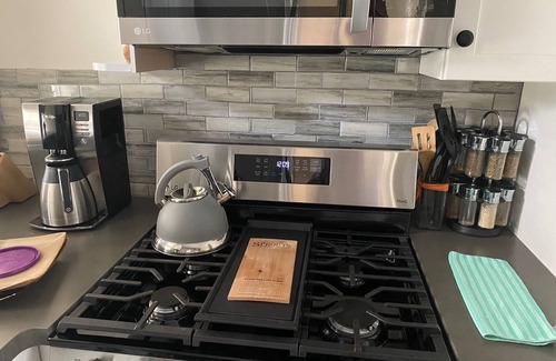 Thousand Oaks House | Exclusive Retreat Just 5 Minutes from All Your Essentials
