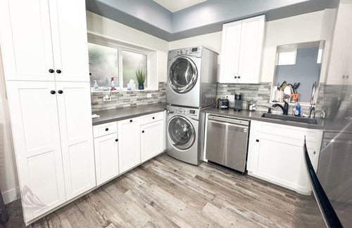Thousand Oaks House | Exclusive Retreat Just 5 Minutes from All Your Essentials