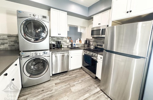 Thousand Oaks House | Exclusive Retreat Just 5 Minutes from All Your Essentials