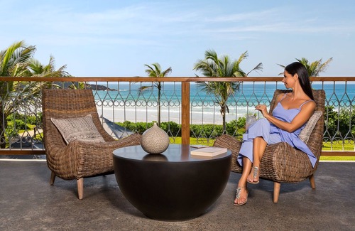 Dickwella Villa | exclusive use of luxury fully staffed beach front 4 bed villa with private pool