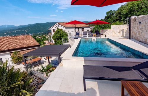 Kastav Apartment | Exclusive vacation apartment near Opatija with 180° sea view and private pool.