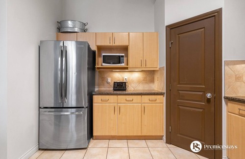 Mission District Condo | Executive 3BR Penthouse » Downtown » Parking » AC