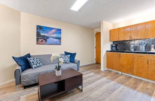 Downtown Honolulu Apartment | Executive Center 1604