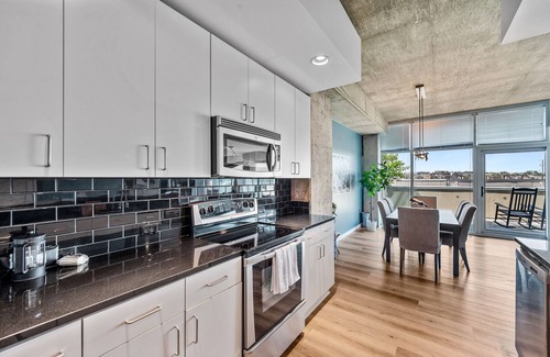 LoDo Condo | Executive Downtown Denver Condo - Amazing Views - Gym - Dog Friendly