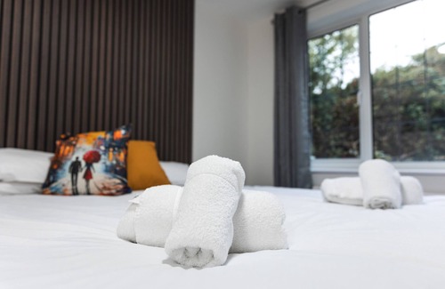 Willingham Apartment | Executive-Ensuite with Bath-Countryside view