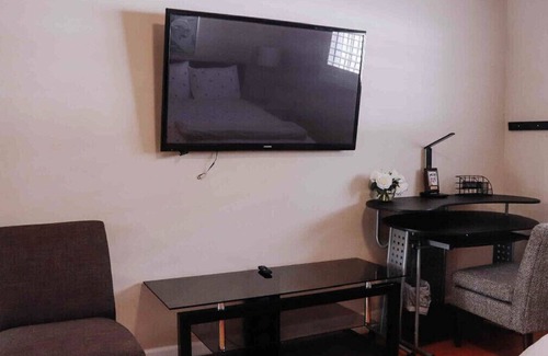 San Martin House | Executive Estate with Private Pool & Pool Spa