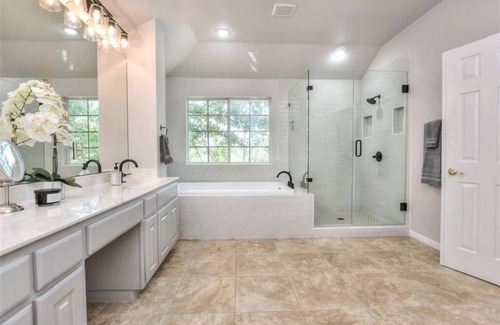 Lower Basin Lake Travis House | Executive Home back to greenbelt