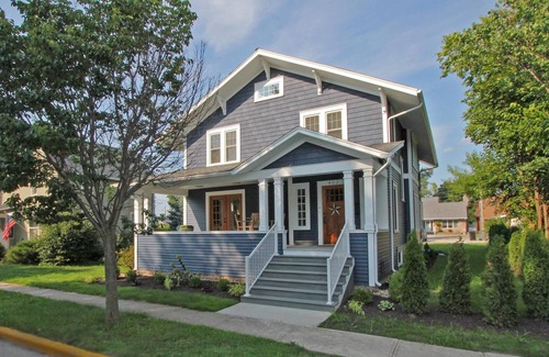 Syracuse House | Executive Home directly across from Syracuse Lake! Sleeps 10!