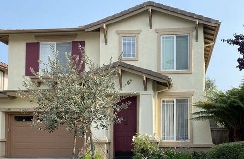 Goleta House | Executive Home, Walk To The Beach