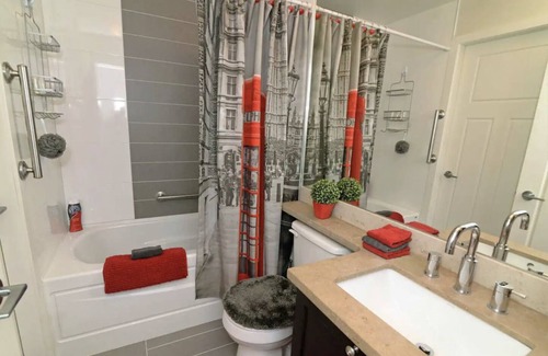 Regional District of Nanaimo Condo | Executive Luxurious Condo in Downtown Nanaimo