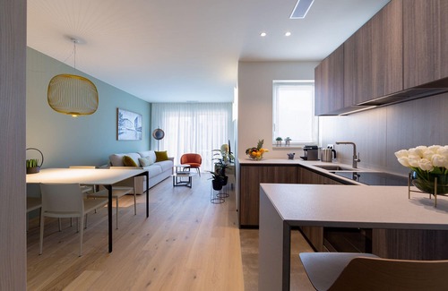 Gare Apartment | Executive One-Bedroom with Balcony