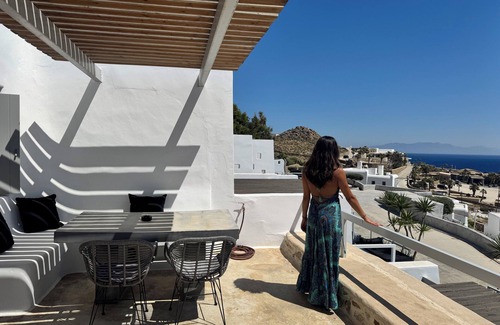 Paradise Apartment | Executive Studio 7-Sea View, Shared Pool and Gym, Pool Bar