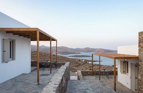 Kithnos Apartment | Executive Suite By Kythea Suites Kythnos
