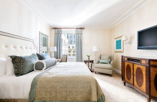 Central Park South Hotel | Executive Suite Interior View King Bed, The Pierre NYC | 2 Units