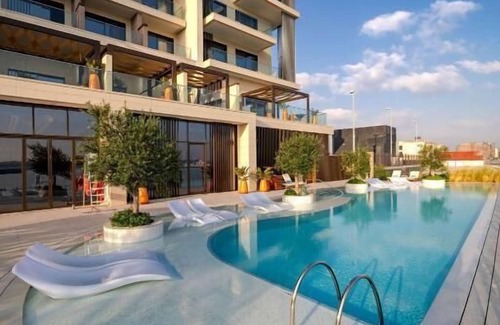 Jumeirah Apartment | Executive suite Near La Mer Beach