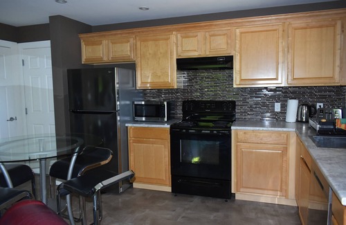 Victoria House | Executive Suite with commanding views - Claudette Ct.