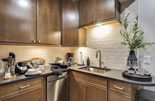 Downtown Jackson Apartment | Executive Urban Suite - Downtown Jackson