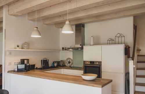 Upleward Apartment | Exklusive Maisonette Ferienwohnung "aafke" im Gulfhof mit Sauna und Wunderschönen Obstgarten -