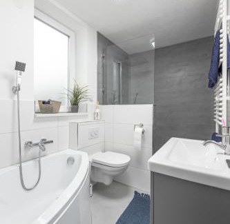 Wollmatingen Apartment | Exklusive (OG) Neubau-Ferienwohnung mit Fernsicht