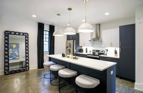 Hillsboro Village House | Expansive 3-Home Property w Hot Tub | Walk to Belmont & 12South