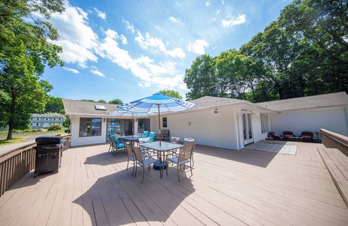 Waterford House | Expansive Beautiful Ranch with Pool and hot tub. Close to Beach Sleeps 20+
