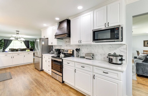 Fayetteville House | Expansive Fayetteville Retreat: 11 Mi to U of A!