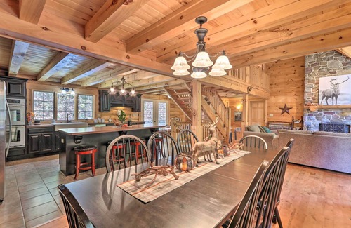 New Providence House | Expansive Group Getaway: 11 Mi to Lancaster!