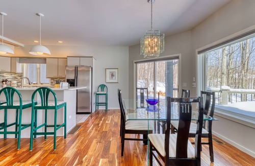 Birchwood Farms House | Expansive home w/wrap around deck, full kitchen