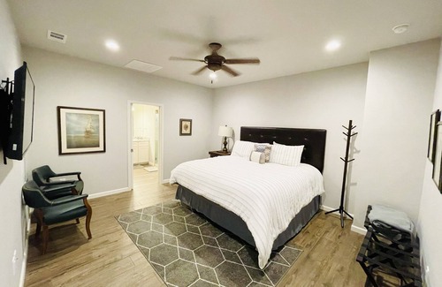 Caldwell Cabin | Expansive lodge on 200 acres with private lake!