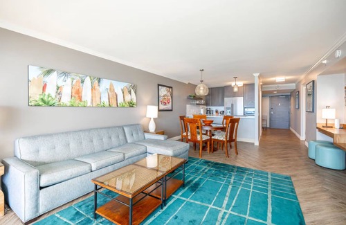 Honolulu Apartment | Expansive Ocean View-Steps to Beach-Free Parking