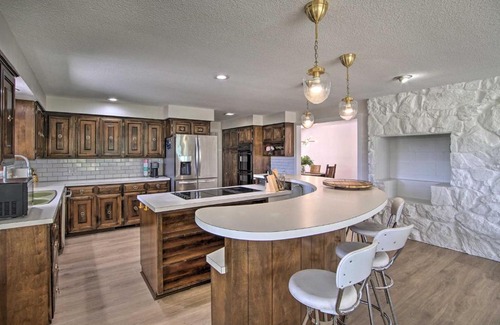 Tri-Cities House | Expansive Pasco Escape with Sauna Pets Welcome