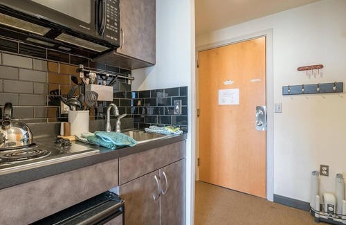 Snowshoe Condo | Expedition Station #120: Snowshoe's Premier Slopeside Junior Studio Accommodations
