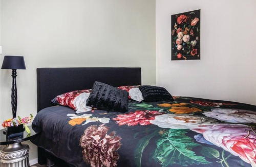 IJzendijke House | Experience a special vacation close to the sea in this distinctive and well-maintained vacation home