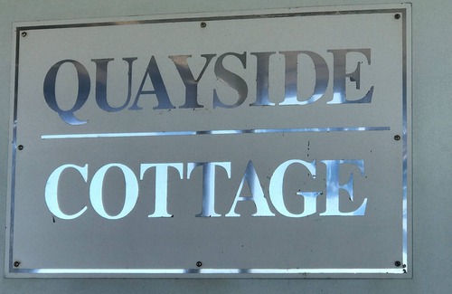 Motueka Cottage | Experience a true original Kiwi beach 'Quayside Cottage'