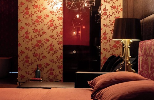 Ghent Bed & Breakfast | Experience a unique overnight stay in the Shanghai suite!