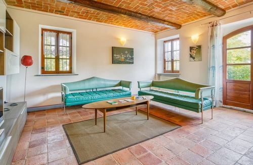 Belveglio House | Experience a vacation in Piedmont in this vacation home with panoramic view in Belveglio.